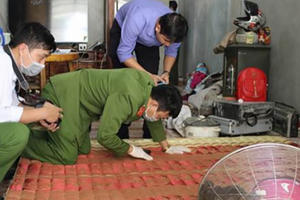 Anh trai dùng thớt gỗ đánh em ruột tử vong