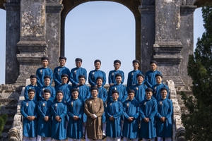 Huế không dùng ngân sách cho việc may áo dài của cán bộ Sở