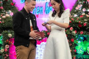 Bạn muốn hẹn hò: Nữ du học sinh Canada ngượng chín mặt vì bị bố ruột “bóc phốt”