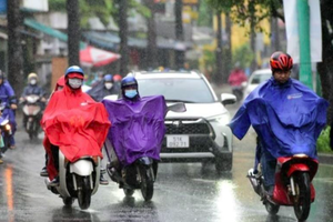 Miền Bắc mưa dông kèm theo không khí lạnh cuối mùa Miền Bắc mưa dông kèm theo không khí lạnh cuối mùa