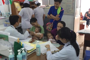 TP HCM nắng nóng gay gắt, nhiều trẻ em nhập viện