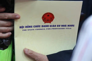 Loại giáo sư, phó giáo sư “kém chất lượng”: Công khai hồ sơ ứng viên trên mạng