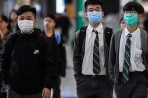Covid-19 bùng phát mạnh, Hong Kong đóng cửa toàn bộ trường học trở lại