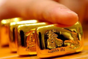 Giá vàng hôm nay 17/1: Giá vàng leo cao, áp sát ngưỡng 1.300 USD/ounce