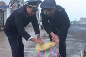 Quảng Trị: Phát hiện vụ vận chuyển 43kg nghi là thuốc bom