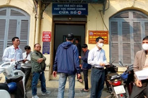 Khẩn trương kiểm tra, làm rõ thông tin “cò” dịch vụ cấp đổi giấy phép lái xe