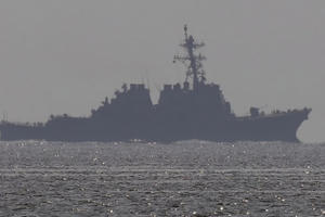 Tàu chiến Mỹ mang theo 60 tên lửa tiến sát Syria