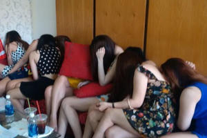 Triệt phá đường dây hơn 200 gái mại dâm