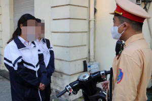 Hà Nội: Xử lý hơn 2.000 trường hợp học sinh, sinh viên vi phạm giao thông Hà Nội: Xử lý hơn 2.000 trường hợp học sinh, sinh viên vi phạm giao thông
