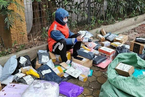 Áp thuế với hàng nhập khẩu dưới 1 triệu đồng gửi qua chuyển phát nhanh