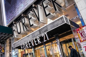 Tin kinh tế 6h30AM: Giá vàng giảm hơn nửa triệu đồng mỗi lượng; Giá xăng tăng gần 1000 đồng/lít