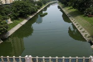 Nước sông Tô Lịch trở nên "đáng yêu" sau đợt mưa kéo dài Nước sông Tô Lịch trở nên "đáng yêu" sau đợt mưa kéo dài