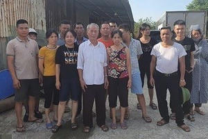 90 ngày sống trong cảnh 'người cổ xưa', bóng tối bao trùm