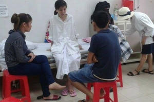 Biến chứng sau mổ, gia đình bệnh nhân tố bệnh viện đa khoa Tuyên Quang thiếu trách nhiệm Biến chứng sau mổ, gia đình bệnh nhân tố bệnh viện đa khoa Tuyên Quang thiếu trách nhiệm