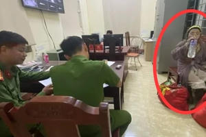 Trộm cắp xe máy, "Hot girl" Bella bị người dân và Công an bắt giữ