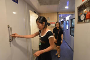 Nhà vệ sinh trên tàu hỏa: Hàng ngoại khó sử dụng? Nhà vệ sinh trên tàu hỏa: Hàng ngoại khó sử dụng?