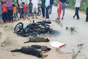 Danh tính hai người bị đánh thương vong, đốt xe máy vì nghi câu trộm chó