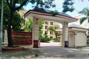 Bắt tạm giam trưởng phòng khảo thí trong vụ gian lận điểm thi ở Hòa Bình Bắt tạm giam trưởng phòng khảo thí trong vụ gian lận điểm thi ở Hòa Bình