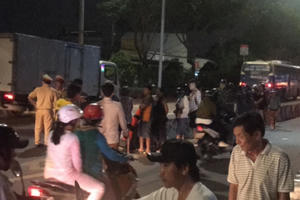 Xe máy tông cọc tiêu phản quang, nam thanh niên tử vong tại chỗ Xe máy tông cọc tiêu phản quang, nam thanh niên tử vong tại chỗ