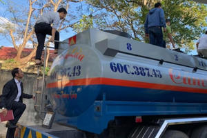 Phát hiện xe chở hàng ngàn lít xăng không có hồ sơ hợp pháp
