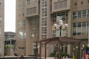 Hà Nội: Một Phó giám đốc sở rơi từ tầng 27 chung cư, tử vong