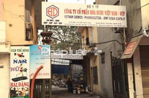 Bãi xe tự phát mọc lên, UBND phường Ngã Tư Sở nói "không quản lý"! Bãi xe tự phát mọc lên, UBND phường Ngã Tư Sở nói "không quản lý"!