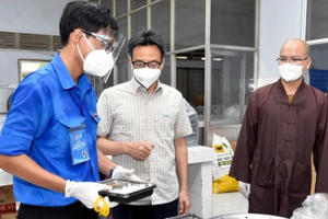 Những “liều thuốc” tinh thần với F0