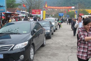 Thủ tướng yêu cầu không dùng xe công đi lễ hội trong giờ hành chính