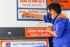 Giá xăng có thể sẽ "bớt nóng" vào chiều nay?