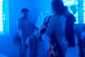 Xử lý nghiêm vụ chủ tịch xã 'không mảnh vải che thân' với nữ cán bộ tại công sở