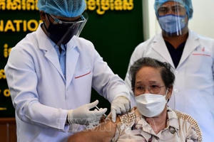 Campuchia ghi nhận 698 ca mắc mới COVID-19