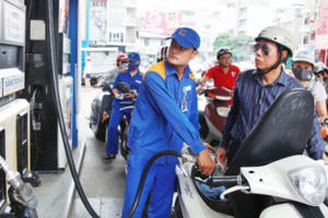 Tin kinh tế 6AM: Giá xăng giảm còn hơn 11 nghìn đồng/lít; Giá vàng tăng cao giữa mùa dịch Covid-19