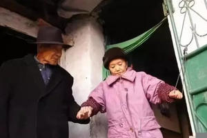 Cụ ông 82 tuổi kết hôn, nghẹn ngào nhận ra người vợ cưới 60 năm trước