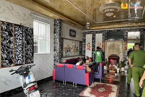 Bình Thuận: Giải cứu 6 nữ nhân viên massage bị 5 đối tượng “nhốt” trong phòng kín