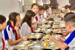 Hà Nội triển khai hỗ trợ bữa ăn bán trú cho học sinh tiểu học từ năm học 2025-2026