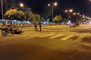 TP HCM: Hai xe máy va chạm, 2 người bị thương