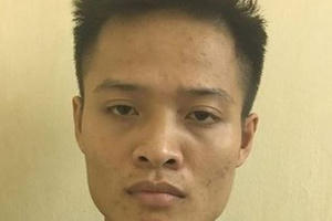 Hà Nội: Nam thanh niên ngang nhiên trồng cần sa tại nhà để bán