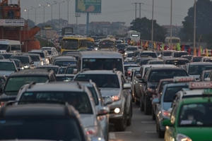 Trạm thu phí đường cao tốc phải mở cửa miễn phí nếu ùn tắc