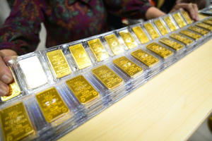 Giá vàng lên 130,6 triệu đồng/lượng, cao nhất từ trước đến nay
