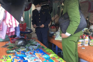 Lào Cai: Phát hiện người dân bày bán thuốc bảo vệ thực vật bị cấm