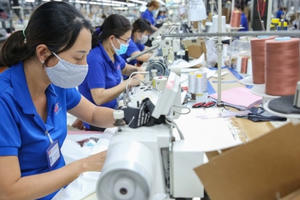 Nỗi lo cắt giảm nhân sự cuối năm