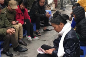 Món quà đầu năm từ nữ lao công khiến bệnh nhân chạy thận lặng người