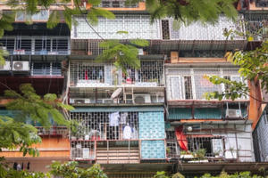 PHOTOS - Chuồng cọp bủa vây chung cư cũ có vị trí đắc địa tại Thủ đô