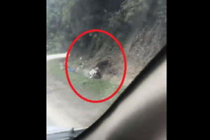 Clip người đàn ông điều khiển xe máy lạng lách nhận cái kết đắng