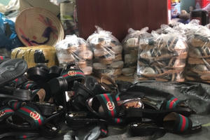 Cảnh báo giày dép giả nhãn hiệu Biti’s trên thị trường phía Bắc