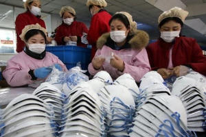 Trung Quốc “cầu cứu” khẩn cấp vì thiếu khẩu trang