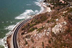 Khó hoàn thành 1.700km tuyến đường ven biển trong 5 năm