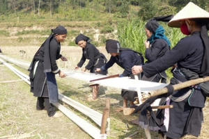 Hà Giang: Bảo tồn nghề dệt vải truyền thống của dân tộc La Chí