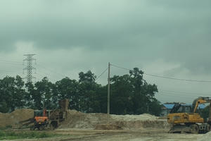 Công ty Đạt Hưng ở thị xã Đông Triều có dấu hiệu sàng tuyển cát và khai thác đất thuê không đúng mục đích Công ty Đạt Hưng ở thị xã Đông Triều có dấu hiệu sàng tuyển cát và khai thác đất thuê không đúng mục đích