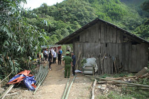 Điều tra vụ nghịch tử vác dao chém bố và anh trai trọng thương ở Yên Bái